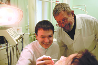 Стоматолог, заслуженный врач Татарстана Лев Шер