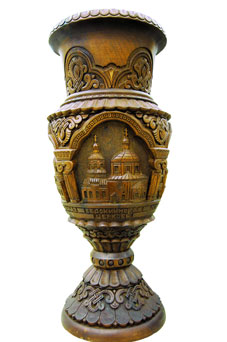 Деревянная ваза. Армянская выставка в Челнах