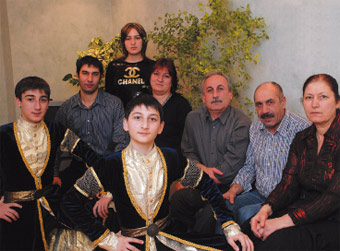Семья турков-месхетинцев в Казани