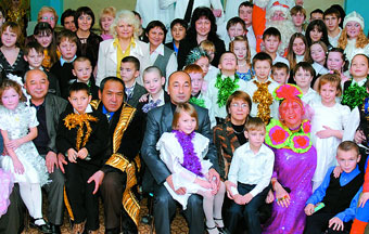 Новый год для детей-сирот. Узбекская община Казани 