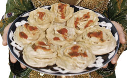 Блюдо узбекской кухни ханум (хунон роза)