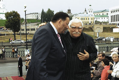 Армен Джигарханян с министром культуры РТ Айратом Сибагатуллиным