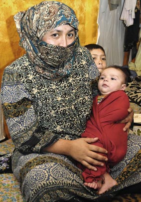 Узхбекская цыганка люли с детьми