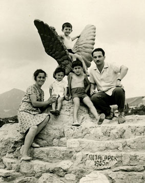 Семья Шамелашвили в 1965 году