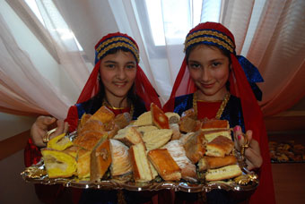 угощения 